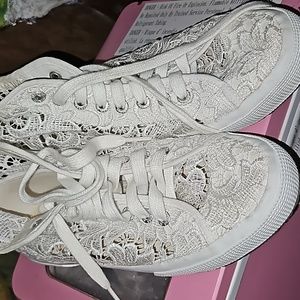 Size 9 SUPERERGA tennis shoes